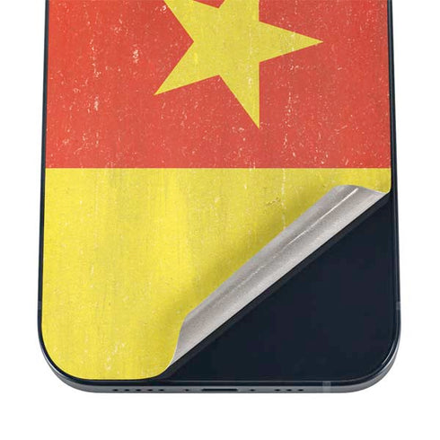 Cameroon Flag Distressed iPhone 16 Skin
